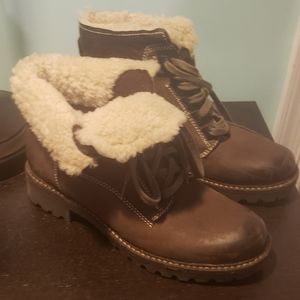 Fur boots